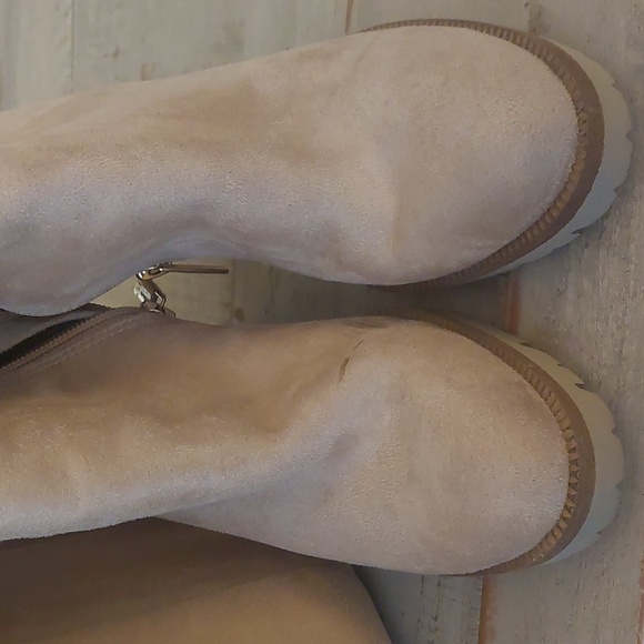 Last Call!! JLo Size 7.5 Knee High Tan Boots - Picture 5 of 6